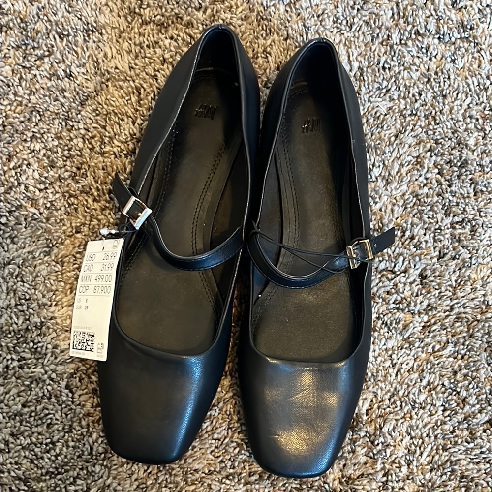 Size 8 H&M squared toe MaryJane flats new with tags